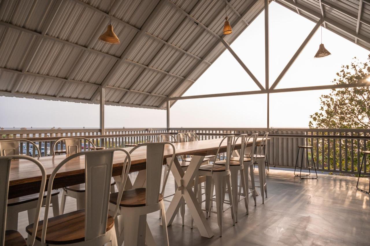 Praveg Beach Resort Daman Lighthouse Beach Kültér fotó