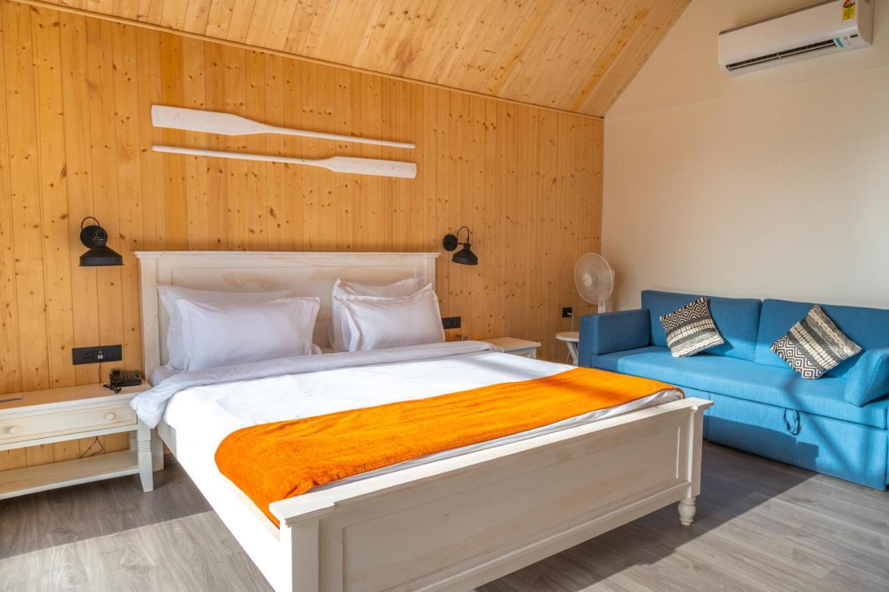 Praveg Beach Resort Daman Lighthouse Beach Kültér fotó